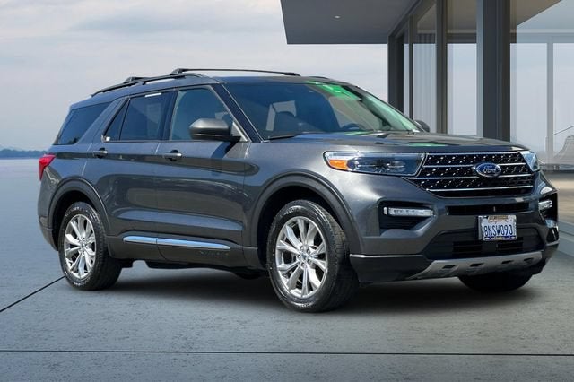 2020 Ford Explorer — side profile view