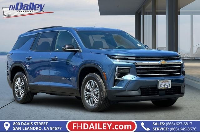 2026 Chevrolet Traverse LT in Lakeshore Blue Metallic — front three-quarter view