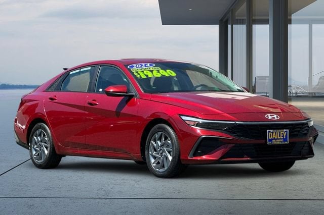 2024 Hyundai Elantra — side profile view